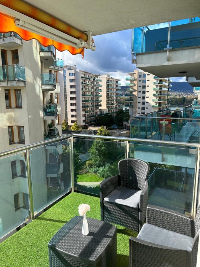 Marina Bay Apartman Budapesta Exterior foto