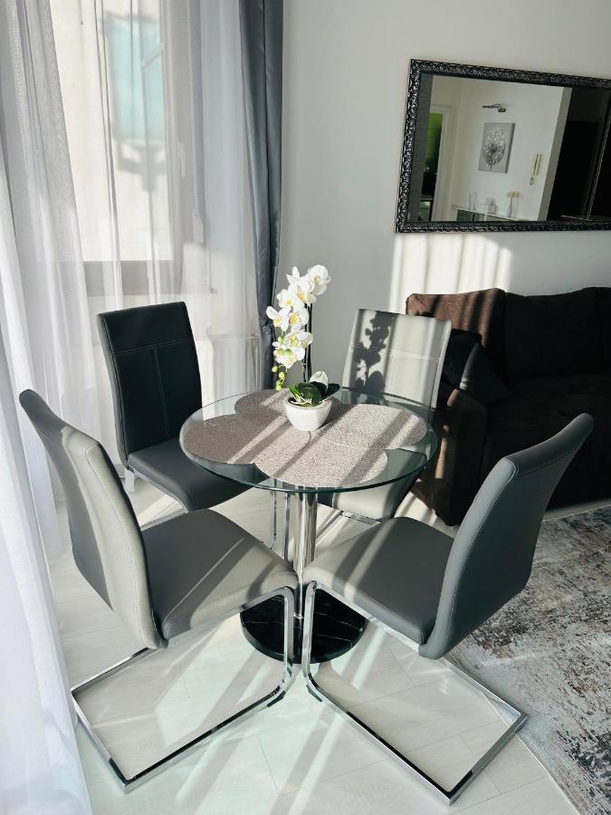 Marina Bay Apartman Budapesta Exterior foto